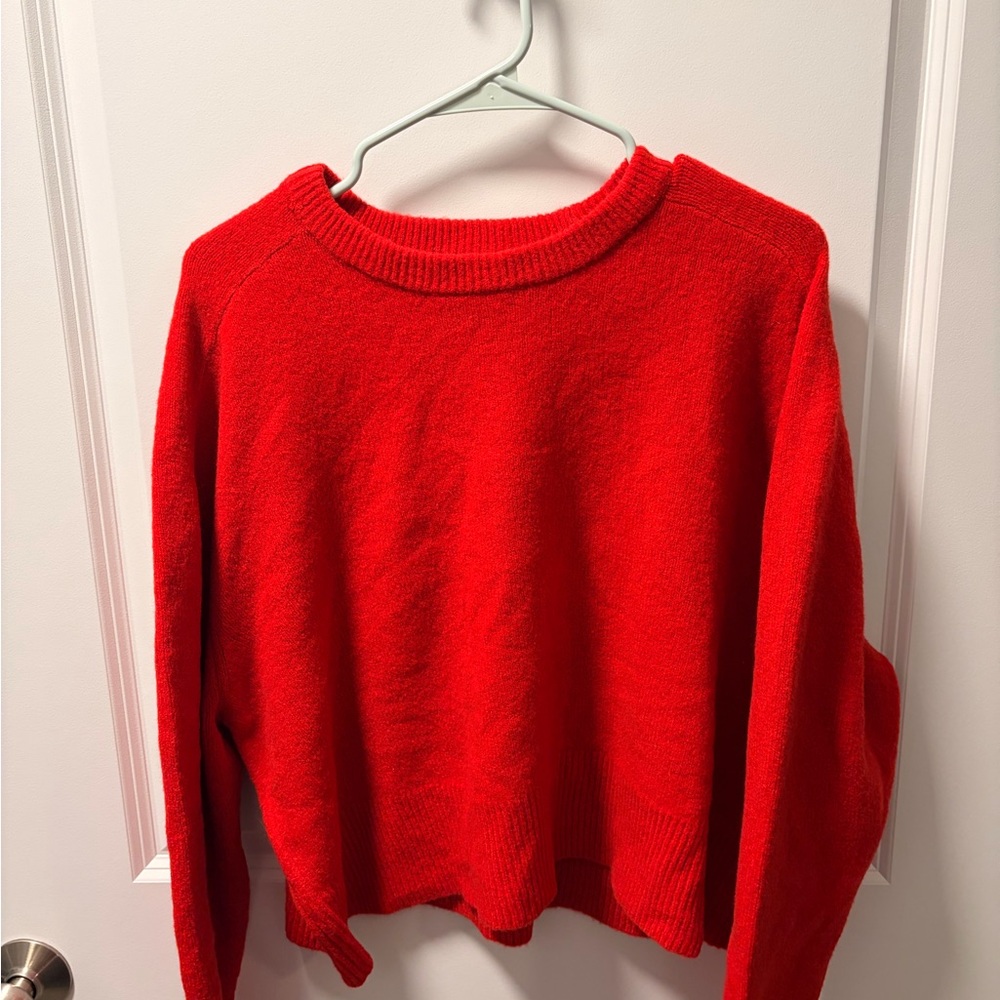 Universal Thread Vibrant Red Crew Neck Sweater